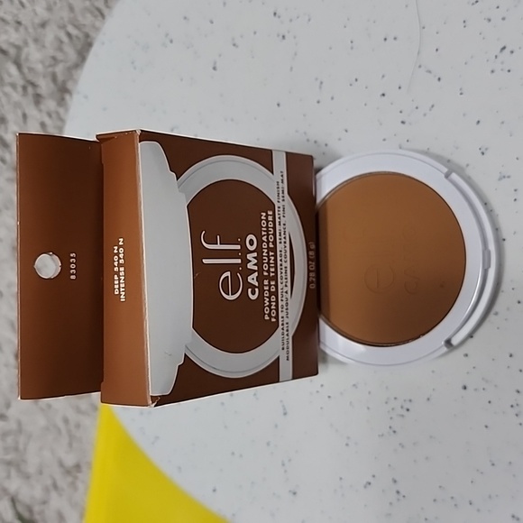 Powder foundation - Picture 3 of 3